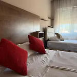 Twenty Ξενοδοχείο 2*