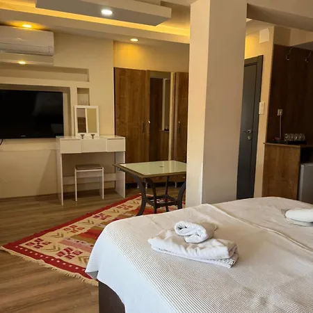 Hotel Twenty 2*