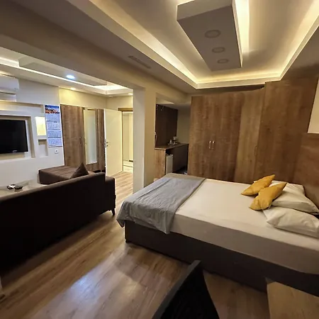 Otel Twenty 2*