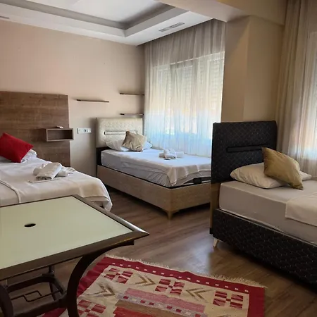 Hotel Twenty 2*