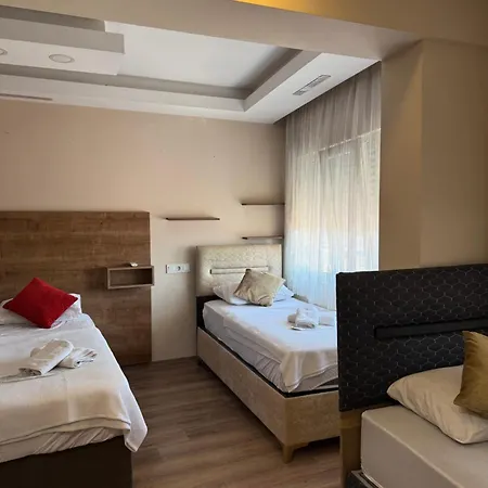 Hotel Twenty 2*