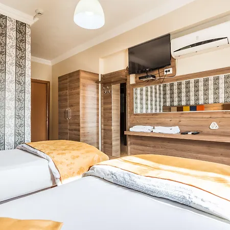 Hotel Twenty Hotel 2*