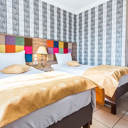 Hotel Twenty 2*