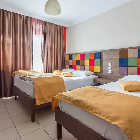 Hotel Twenty Hotel 2*