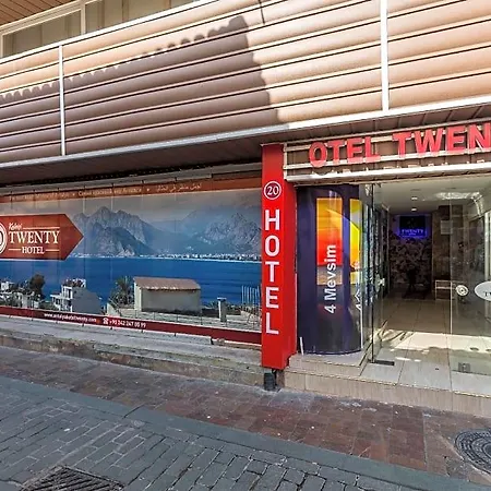 Hotel Twenty 2*