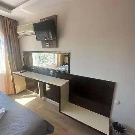 Hotel Twenty 2*