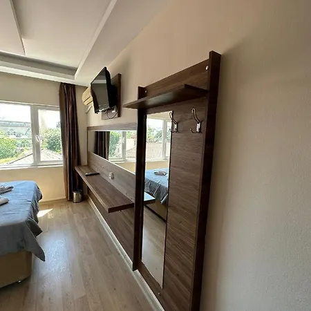 Hotel Twenty 2*