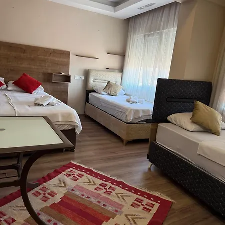 Twenty Hotel 2*