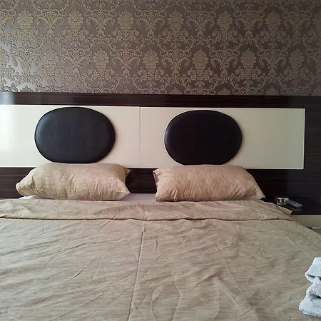Hotel Twenty Hotel 2*