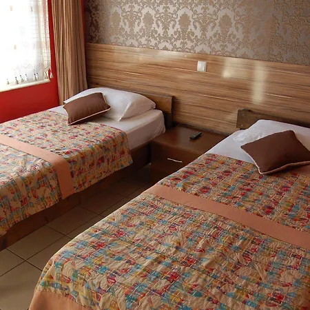 Hotel Twenty 2*