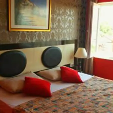 Отель Twenty 2*