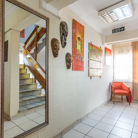 Отель Twenty 2*